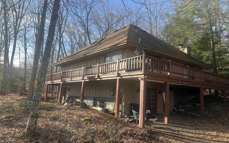 401 Hemlock Circle, Terra Alta, West Virginia 26764-0000, 4 Bedrooms Bedrooms, 9 Rooms Rooms,3 BathroomsBathrooms,Single Family Detached,For Sale,Hemlock,10162611