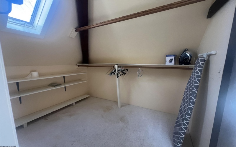 401 Hemlock Circle, Terra Alta, West Virginia 26764-0000, 4 Bedrooms Bedrooms, 9 Rooms Rooms,3 BathroomsBathrooms,Single Family Detached,For Sale,Hemlock,10162611