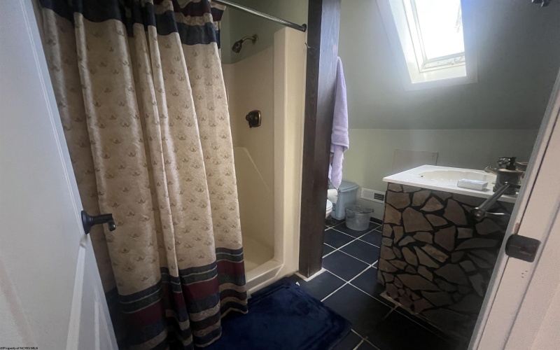 401 Hemlock Circle, Terra Alta, West Virginia 26764-0000, 4 Bedrooms Bedrooms, 9 Rooms Rooms,3 BathroomsBathrooms,Single Family Detached,For Sale,Hemlock,10162611