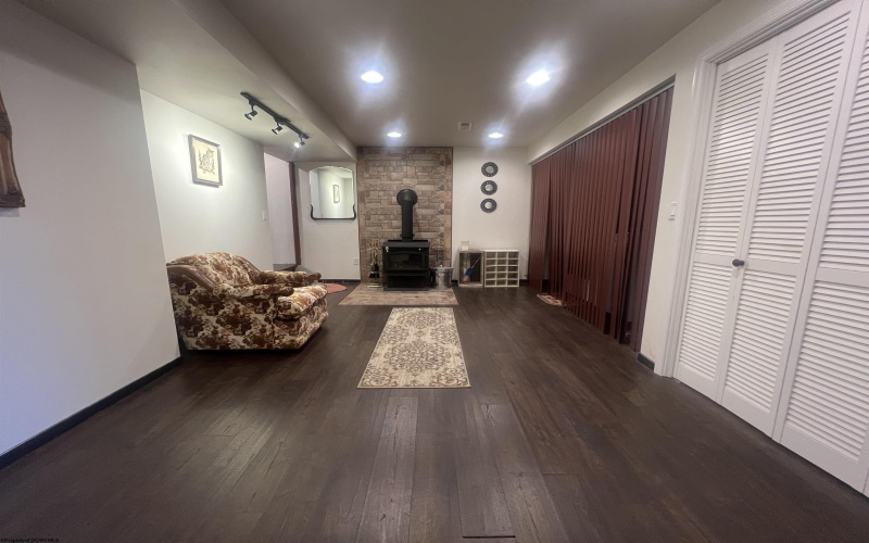 401 Hemlock Circle, Terra Alta, West Virginia 26764-0000, 4 Bedrooms Bedrooms, 9 Rooms Rooms,3 BathroomsBathrooms,Single Family Detached,For Sale,Hemlock,10162611