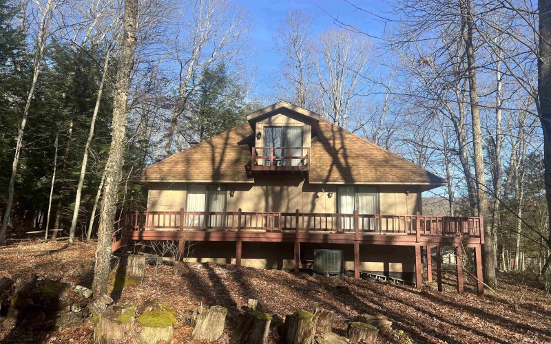 401 Hemlock Circle, Terra Alta, West Virginia 26764-0000, 4 Bedrooms Bedrooms, 9 Rooms Rooms,3 BathroomsBathrooms,Single Family Detached,For Sale,Hemlock,10162611