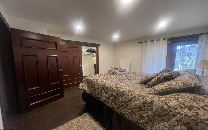 401 Hemlock Circle, Terra Alta, West Virginia 26764-0000, 4 Bedrooms Bedrooms, 9 Rooms Rooms,3 BathroomsBathrooms,Single Family Detached,For Sale,Hemlock,10162611