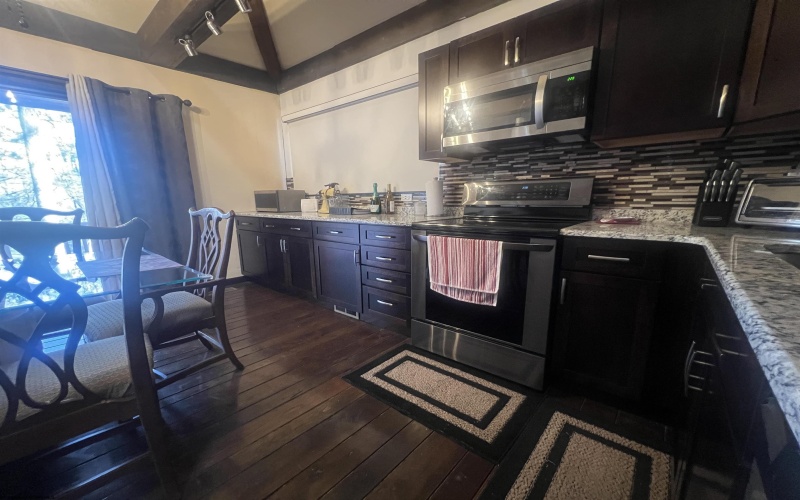 401 Hemlock Circle, Terra Alta, West Virginia 26764-0000, 4 Bedrooms Bedrooms, 9 Rooms Rooms,3 BathroomsBathrooms,Single Family Detached,For Sale,Hemlock,10162611