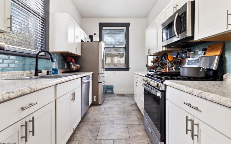 422 Grand Street, Morgantown, West Virginia 26501, 6 Bedrooms Bedrooms, 16 Rooms Rooms,3 BathroomsBathrooms,Single Family Detached,For Sale,Grand,10162614