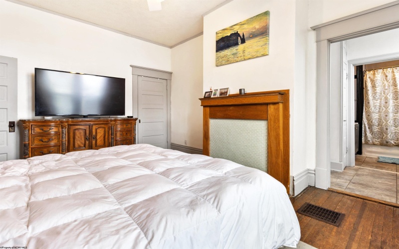 422 Grand Street, Morgantown, West Virginia 26501, 6 Bedrooms Bedrooms, 16 Rooms Rooms,3 BathroomsBathrooms,Single Family Detached,For Sale,Grand,10162614