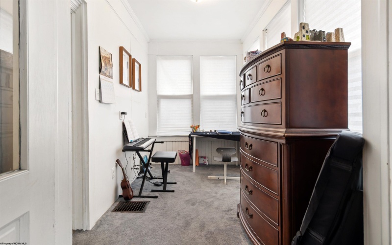 422 Grand Street, Morgantown, West Virginia 26501, 6 Bedrooms Bedrooms, 16 Rooms Rooms,3 BathroomsBathrooms,Single Family Detached,For Sale,Grand,10162614