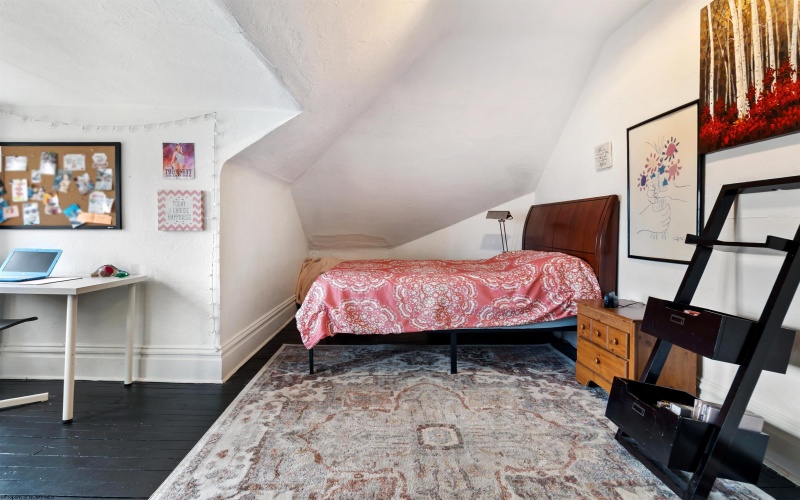 422 Grand Street, Morgantown, West Virginia 26501, 6 Bedrooms Bedrooms, 16 Rooms Rooms,3 BathroomsBathrooms,Single Family Detached,For Sale,Grand,10162614