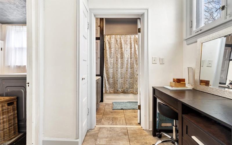 422 Grand Street, Morgantown, West Virginia 26501, 6 Bedrooms Bedrooms, 16 Rooms Rooms,3 BathroomsBathrooms,Single Family Detached,For Sale,Grand,10162614