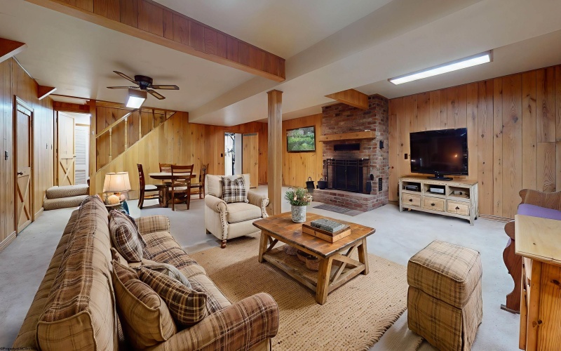 221 FREEMAN HILL Road, Bridgeport, West Virginia 26330, 3 Bedrooms Bedrooms, 8 Rooms Rooms,2 BathroomsBathrooms,Single Family Detached,For Sale,FREEMAN HILL,10162630 221 FREEMAN HILL Road, Bridgeport, West Virginia 26330, 3 Bedrooms Bedrooms, 8 Rooms Rooms,2 BathroomsBathrooms,Single Family Detached,For Sale,FREEMAN HILL,10162630