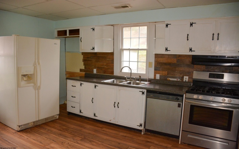 68 Terrace Avenue, Salem, West Virginia 26426, 3 Bedrooms Bedrooms, 7 Rooms Rooms,1 BathroomBathrooms,Single Family Detached,For Sale,Terrace,10162628