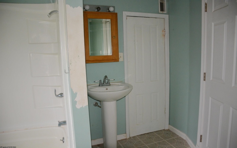 68 Terrace Avenue, Salem, West Virginia 26426, 3 Bedrooms Bedrooms, 7 Rooms Rooms,1 BathroomBathrooms,Single Family Detached,For Sale,Terrace,10162628