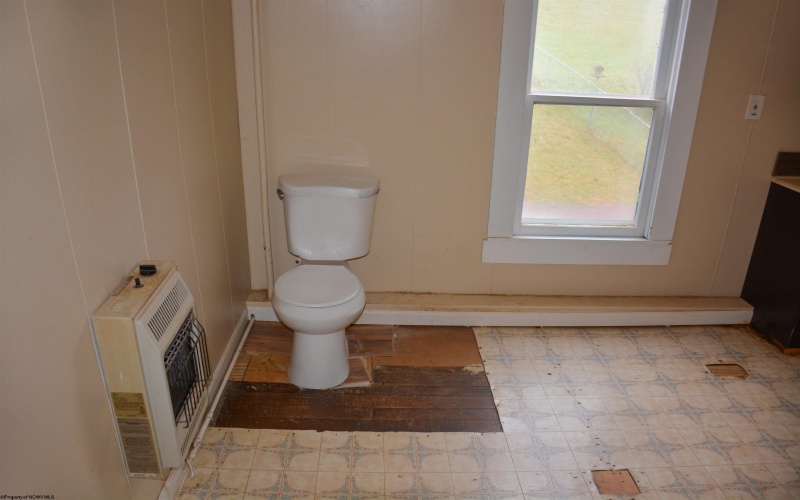 68 Terrace Avenue, Salem, West Virginia 26426, 3 Bedrooms Bedrooms, 7 Rooms Rooms,1 BathroomBathrooms,Single Family Detached,For Sale,Terrace,10162628