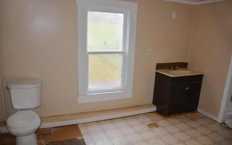 68 Terrace Avenue, Salem, West Virginia 26426, 3 Bedrooms Bedrooms, 7 Rooms Rooms,1 BathroomBathrooms,Single Family Detached,For Sale,Terrace,10162628