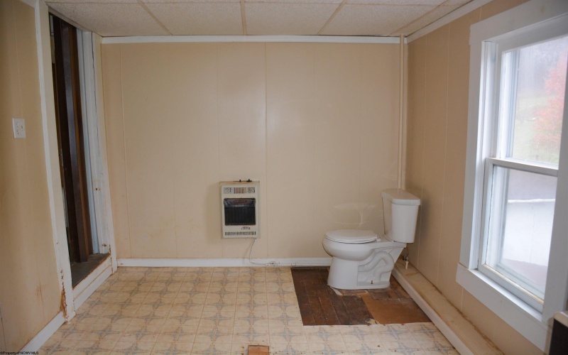 68 Terrace Avenue, Salem, West Virginia 26426, 3 Bedrooms Bedrooms, 7 Rooms Rooms,1 BathroomBathrooms,Single Family Detached,For Sale,Terrace,10162628