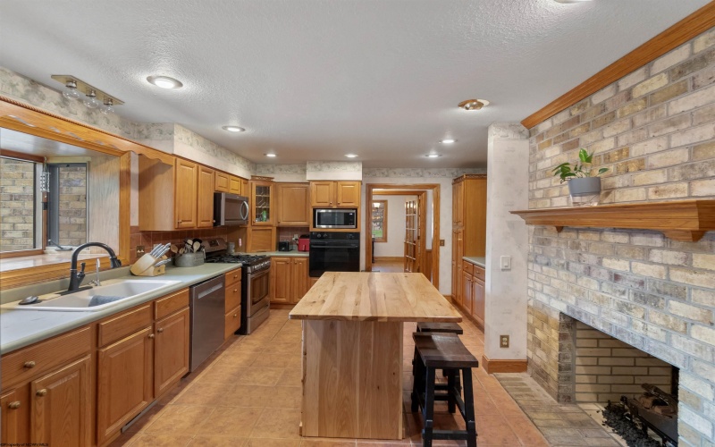 116 Valley Court, Elkins, West Virginia 26241, 5 Bedrooms Bedrooms, 11 Rooms Rooms,2 BathroomsBathrooms,Single Family Detached,For Sale,Valley,10162021