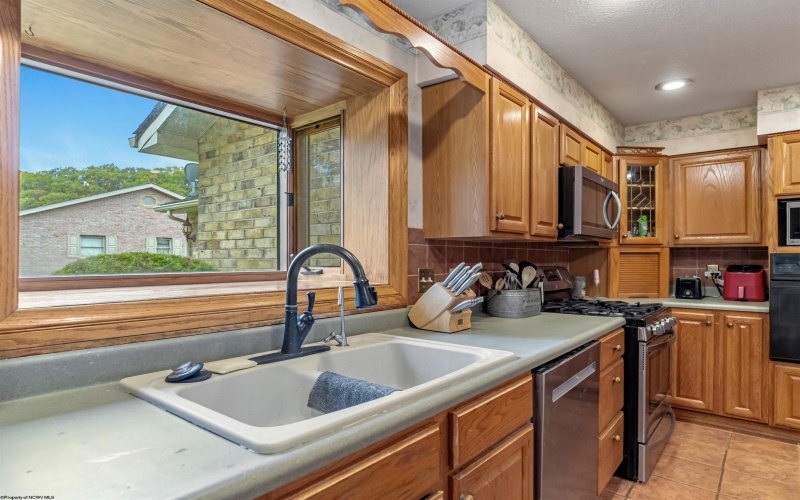 116 Valley Court, Elkins, West Virginia 26241, 5 Bedrooms Bedrooms, 11 Rooms Rooms,2 BathroomsBathrooms,Single Family Detached,For Sale,Valley,10162021