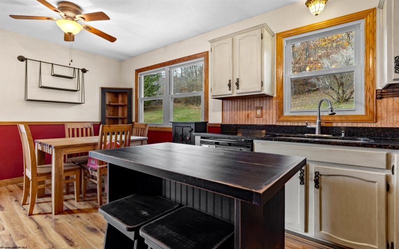 180 Union Church Hollow, Morgantown, West Virginia 26501, 3 Bedrooms Bedrooms, 6 Rooms Rooms,2 BathroomsBathrooms,Single Family Detached,For Sale,Union Church,10162422