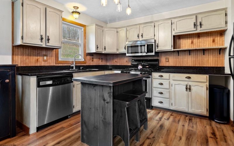 180 Union Church Hollow, Morgantown, West Virginia 26501, 3 Bedrooms Bedrooms, 6 Rooms Rooms,2 BathroomsBathrooms,Single Family Detached,For Sale,Union Church,10162422