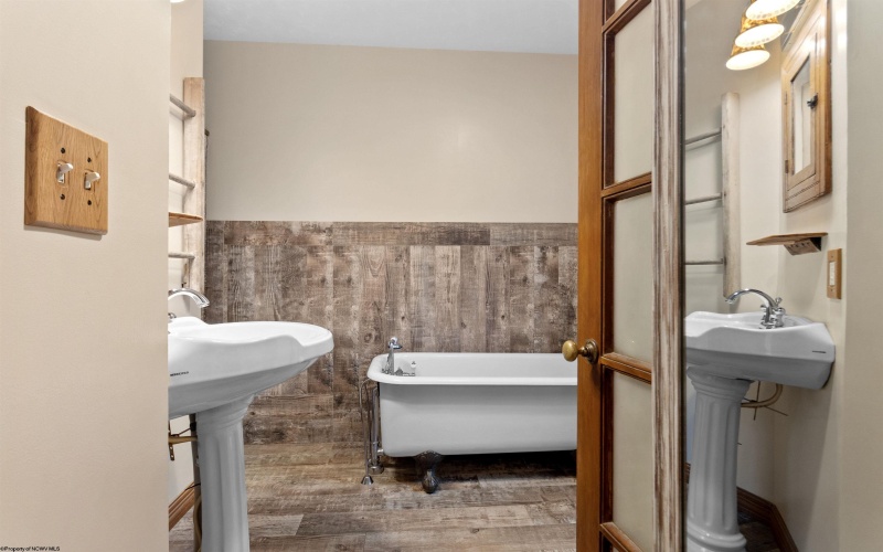 180 Union Church Hollow, Morgantown, West Virginia 26501, 3 Bedrooms Bedrooms, 6 Rooms Rooms,2 BathroomsBathrooms,Single Family Detached,For Sale,Union Church,10162422