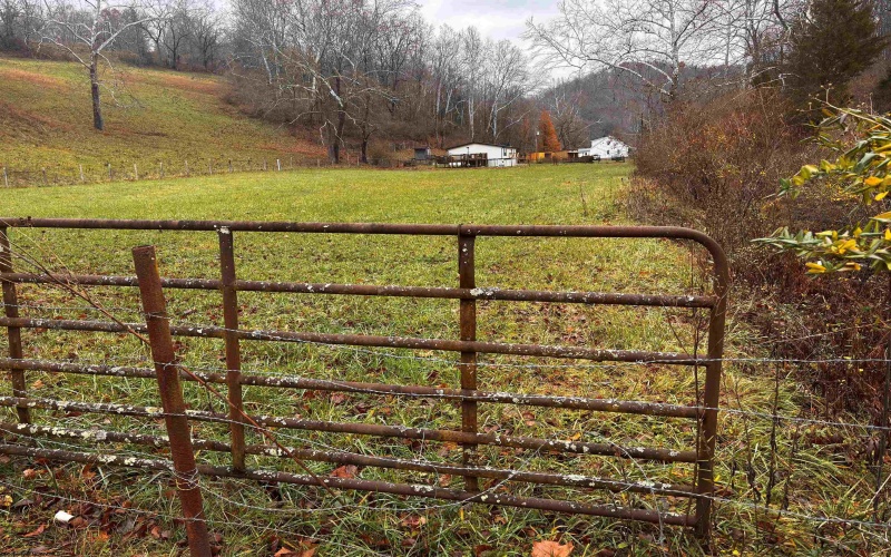 2090 Big Flint Road, Salem, West Virginia 26426, 3 Bedrooms Bedrooms, 8 Rooms Rooms,2 BathroomsBathrooms,Single Family Detached,For Sale,Big Flint,10162638