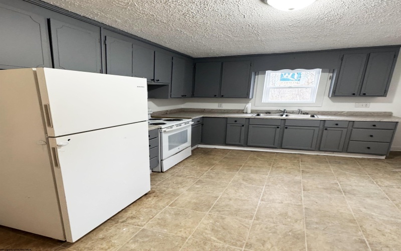 14 Kansas Street, Morgantown, West Virginia 26501, ,Multi-unit/income,For Sale,Kansas,10162647