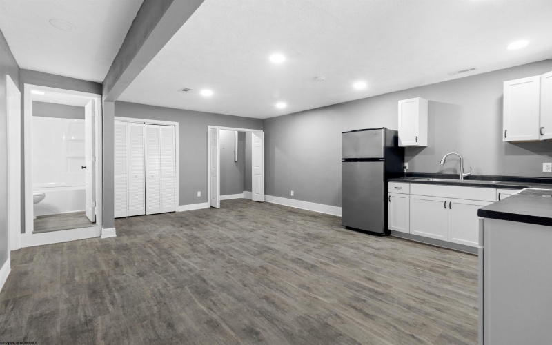 14 Kansas Street, Morgantown, West Virginia 26501, ,Multi-unit/income,For Sale,Kansas,10162647