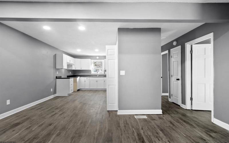 14 Kansas Street, Morgantown, West Virginia 26501, ,Multi-unit/income,For Sale,Kansas,10162647