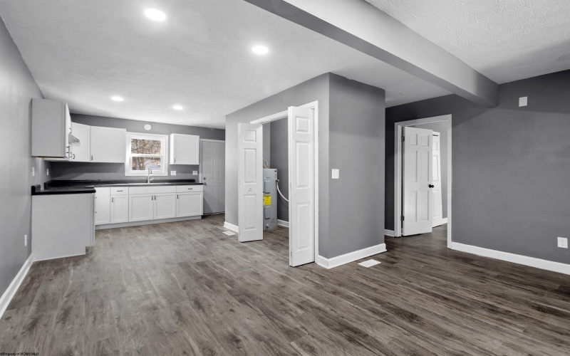 14 Kansas Street, Morgantown, West Virginia 26501, ,Multi-unit/income,For Sale,Kansas,10162647