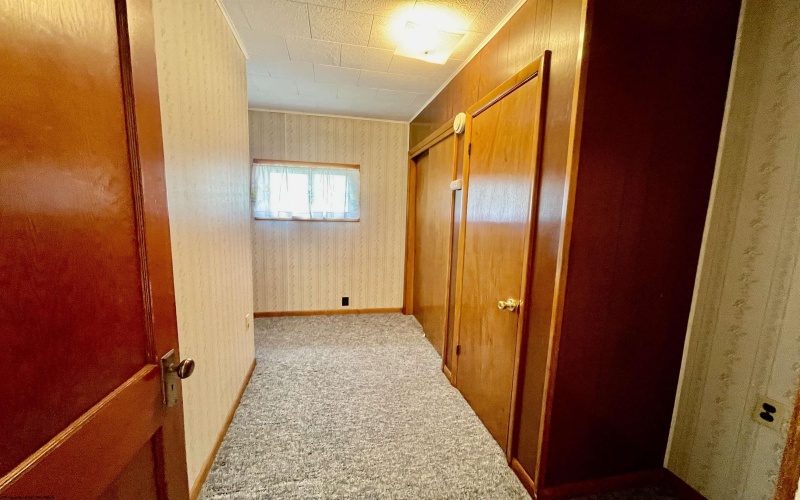 303 Morgantown Street, Kingwood, West Virginia 26537, 1 Bedroom Bedrooms, 4 Rooms Rooms,1 BathroomBathrooms,Single Family Detached,For Sale,Morgantown,10159431