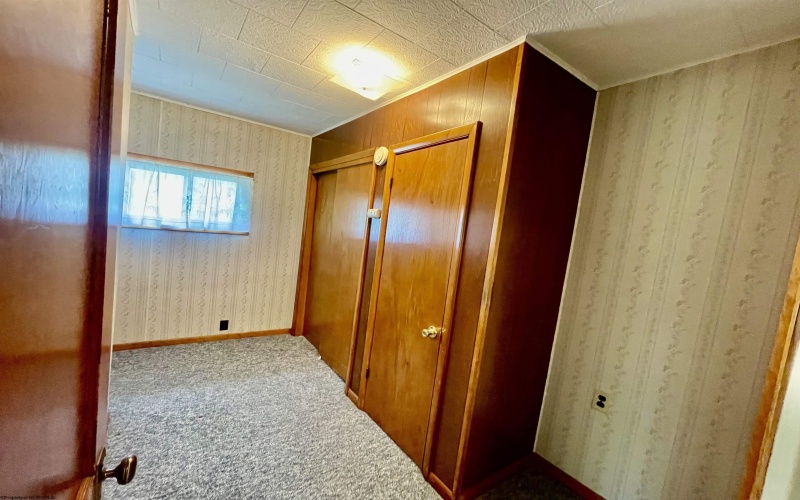 303 Morgantown Street, Kingwood, West Virginia 26537, 1 Bedroom Bedrooms, 4 Rooms Rooms,1 BathroomBathrooms,Single Family Detached,For Sale,Morgantown,10159431