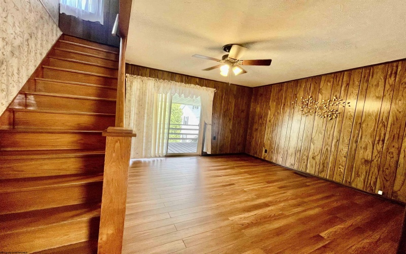 303 Morgantown Street, Kingwood, West Virginia 26537, 1 Bedroom Bedrooms, 4 Rooms Rooms,1 BathroomBathrooms,Single Family Detached,For Sale,Morgantown,10159431