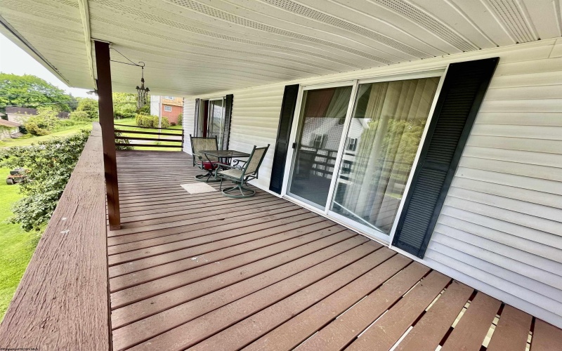 303 Morgantown Street, Kingwood, West Virginia 26537, 1 Bedroom Bedrooms, 4 Rooms Rooms,1 BathroomBathrooms,Single Family Detached,For Sale,Morgantown,10159431