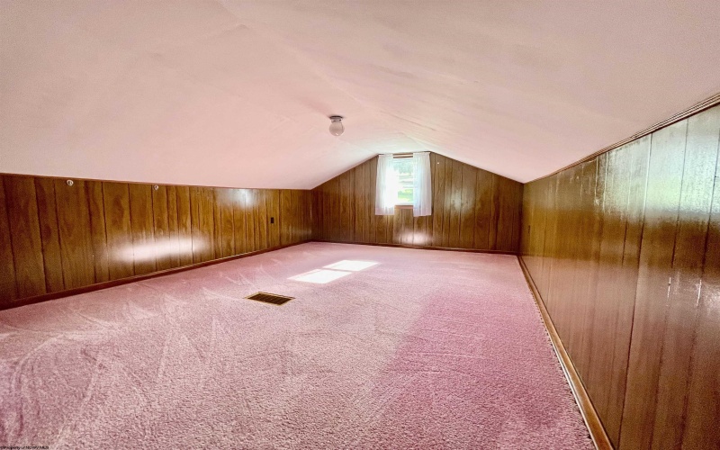 303 Morgantown Street, Kingwood, West Virginia 26537, 1 Bedroom Bedrooms, 4 Rooms Rooms,1 BathroomBathrooms,Single Family Detached,For Sale,Morgantown,10159431