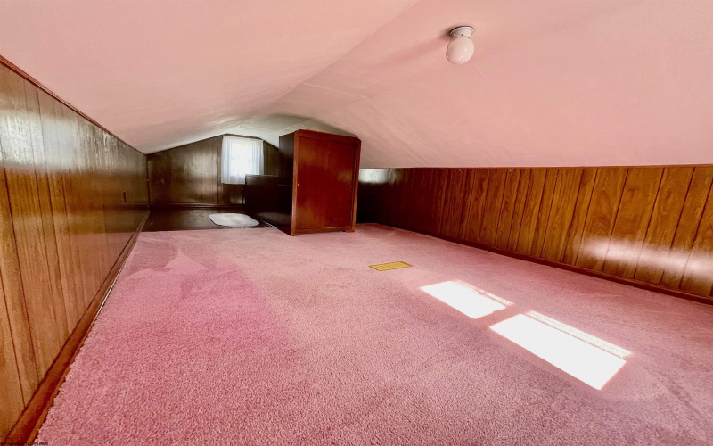 303 Morgantown Street, Kingwood, West Virginia 26537, 1 Bedroom Bedrooms, 4 Rooms Rooms,1 BathroomBathrooms,Single Family Detached,For Sale,Morgantown,10159431