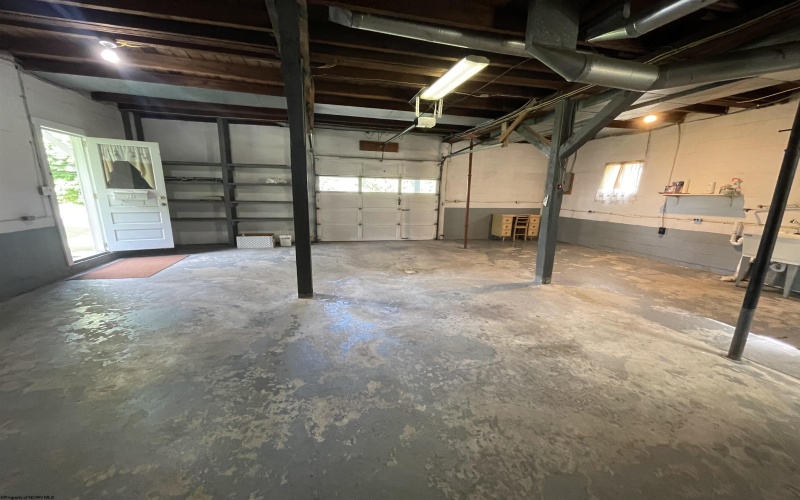 303 Morgantown Street, Kingwood, West Virginia 26537, 1 Bedroom Bedrooms, 4 Rooms Rooms,1 BathroomBathrooms,Single Family Detached,For Sale,Morgantown,10159431