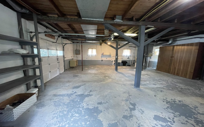 303 Morgantown Street, Kingwood, West Virginia 26537, 1 Bedroom Bedrooms, 4 Rooms Rooms,1 BathroomBathrooms,Single Family Detached,For Sale,Morgantown,10159431