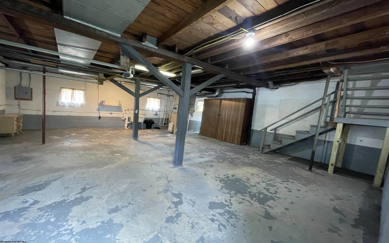 303 Morgantown Street, Kingwood, West Virginia 26537, 1 Bedroom Bedrooms, 4 Rooms Rooms,1 BathroomBathrooms,Single Family Detached,For Sale,Morgantown,10159431