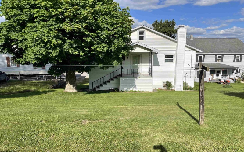 303 Morgantown Street, Kingwood, West Virginia 26537, 1 Bedroom Bedrooms, 4 Rooms Rooms,1 BathroomBathrooms,Single Family Detached,For Sale,Morgantown,10159431