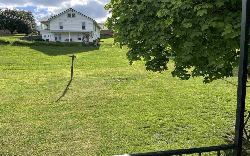 303 Morgantown Street, Kingwood, West Virginia 26537, 1 Bedroom Bedrooms, 4 Rooms Rooms,1 BathroomBathrooms,Single Family Detached,For Sale,Morgantown,10159431