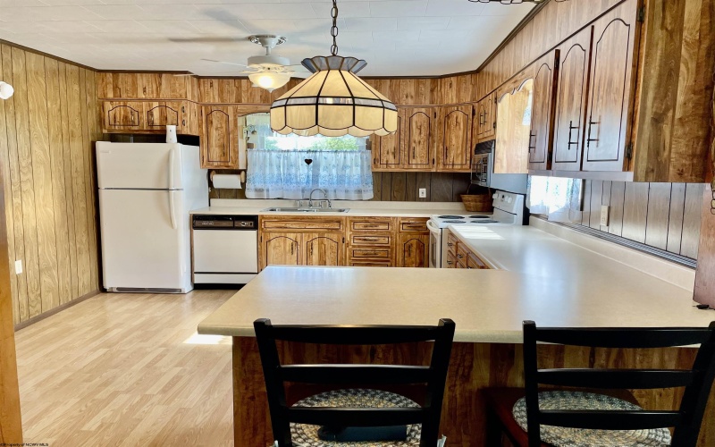 303 Morgantown Street, Kingwood, West Virginia 26537, 1 Bedroom Bedrooms, 4 Rooms Rooms,1 BathroomBathrooms,Single Family Detached,For Sale,Morgantown,10159431