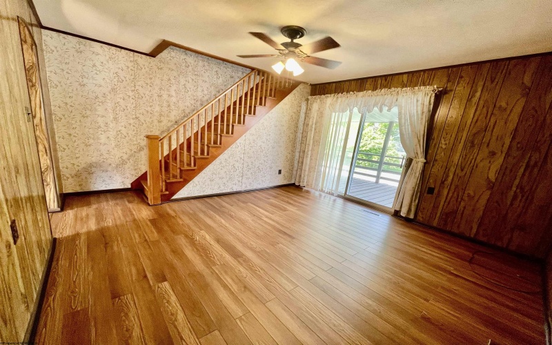 303 Morgantown Street, Kingwood, West Virginia 26537, 1 Bedroom Bedrooms, 4 Rooms Rooms,1 BathroomBathrooms,Single Family Detached,For Sale,Morgantown,10159431