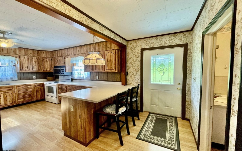 303 Morgantown Street, Kingwood, West Virginia 26537, 1 Bedroom Bedrooms, 4 Rooms Rooms,1 BathroomBathrooms,Single Family Detached,For Sale,Morgantown,10159431