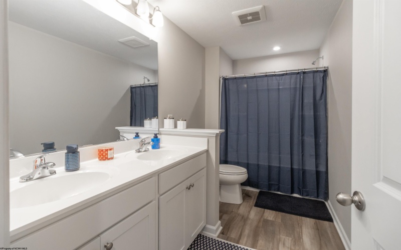 303 Lexington Circle, Bridgeport, West Virginia 26330, 4 Bedrooms Bedrooms, 10 Rooms Rooms,2 BathroomsBathrooms,Single Family Detached,For Sale,Lexington,10159803