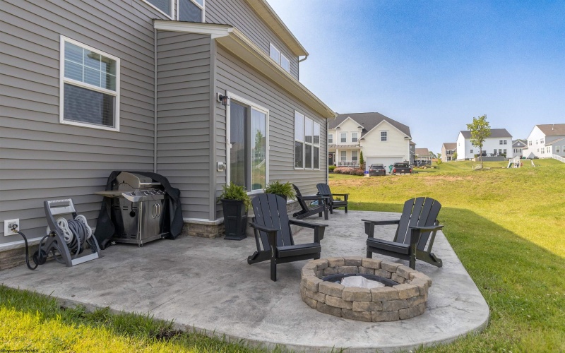 303 Lexington Circle, Bridgeport, West Virginia 26330, 4 Bedrooms Bedrooms, 10 Rooms Rooms,2 BathroomsBathrooms,Single Family Detached,For Sale,Lexington,10159803