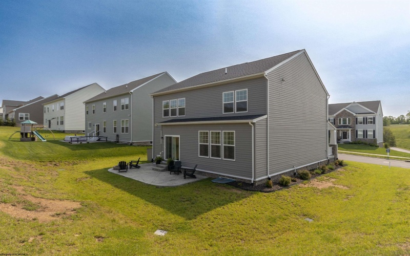 303 Lexington Circle, Bridgeport, West Virginia 26330, 4 Bedrooms Bedrooms, 10 Rooms Rooms,2 BathroomsBathrooms,Single Family Detached,For Sale,Lexington,10159803