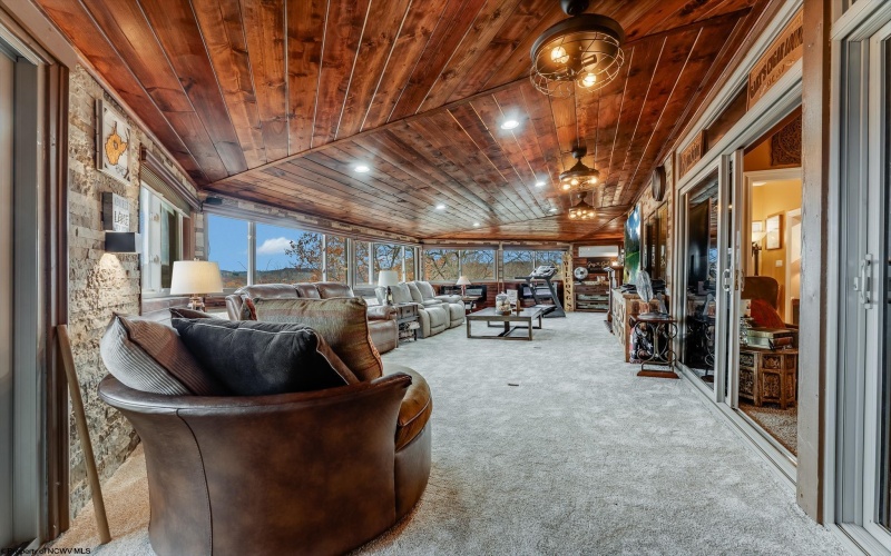 4759 Ridgetop Drive, Morgantown, West Virginia 26508, 5 Bedrooms Bedrooms, 13 Rooms Rooms,4 BathroomsBathrooms,Single Family Detached,For Sale,Ridgetop,10162654