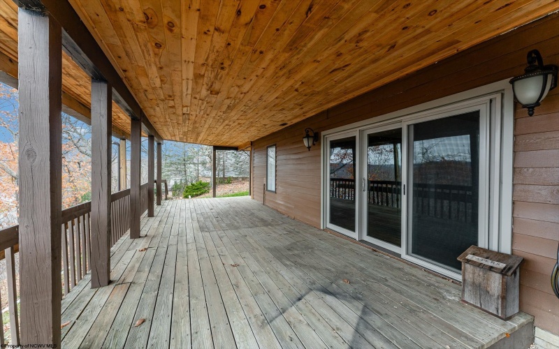 4759 Ridgetop Drive, Morgantown, West Virginia 26508, 5 Bedrooms Bedrooms, 13 Rooms Rooms,4 BathroomsBathrooms,Single Family Detached,For Sale,Ridgetop,10162654