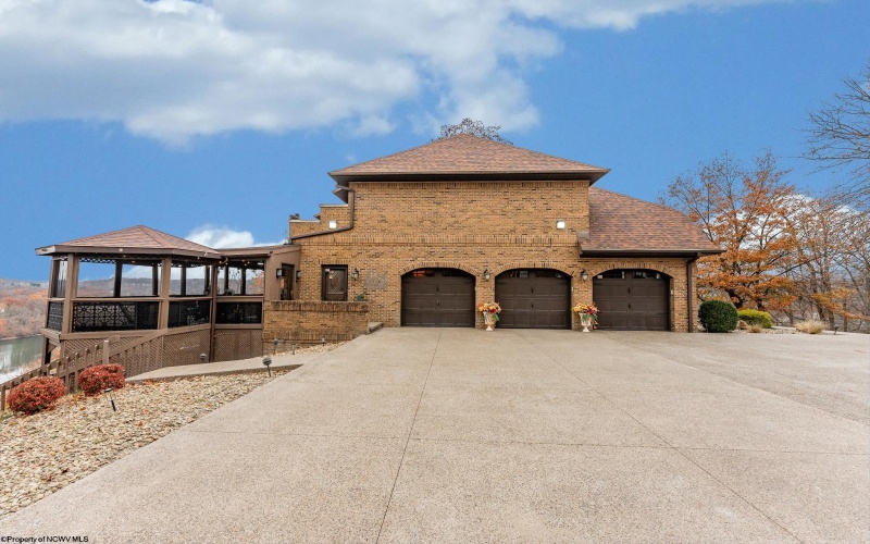 4759 Ridgetop Drive, Morgantown, West Virginia 26508, 5 Bedrooms Bedrooms, 13 Rooms Rooms,4 BathroomsBathrooms,Single Family Detached,For Sale,Ridgetop,10162654