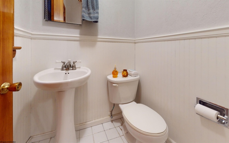 1113 Sunset Drive, Fairmont, West Virginia 26554, 3 Bedrooms Bedrooms, 6 Rooms Rooms,1 BathroomBathrooms,Single Family Detached,For Sale,Sunset,10162640