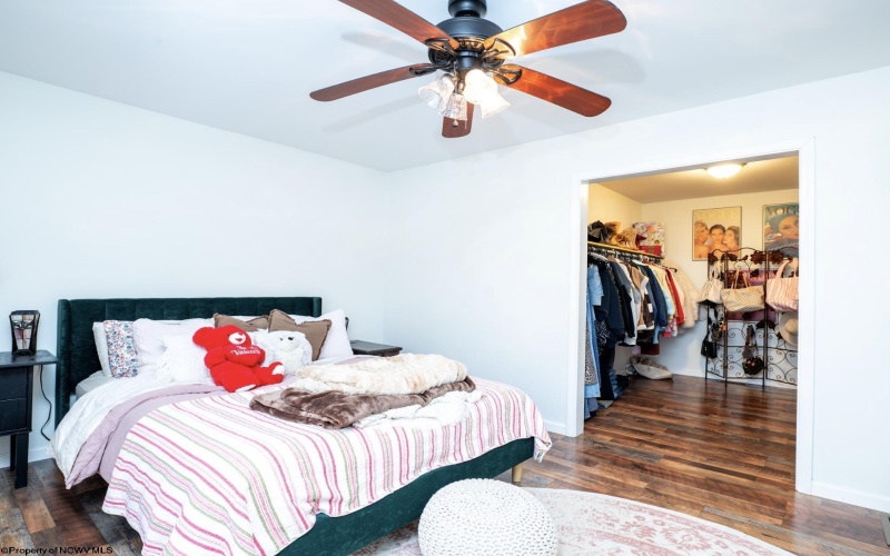 615 Mills Street, West Milford, West Virginia 26451, 3 Bedrooms Bedrooms, 6 Rooms Rooms,2 BathroomsBathrooms,Single Family Detached,For Sale,Mills,10162651